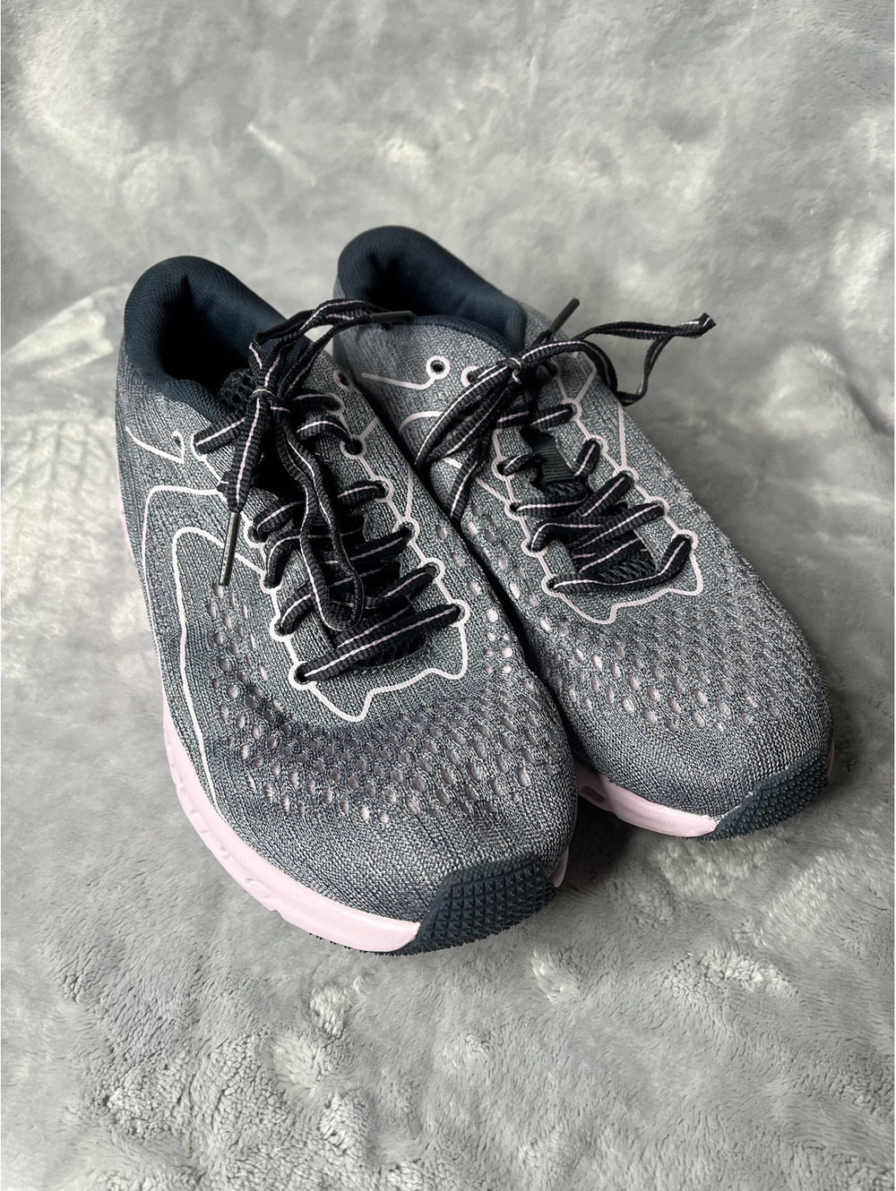 Preloved Avia Women's Gray/Purple Sneakers Size 7W